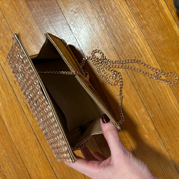 Sparkly clutch with chain strap - Picture 3 of 5